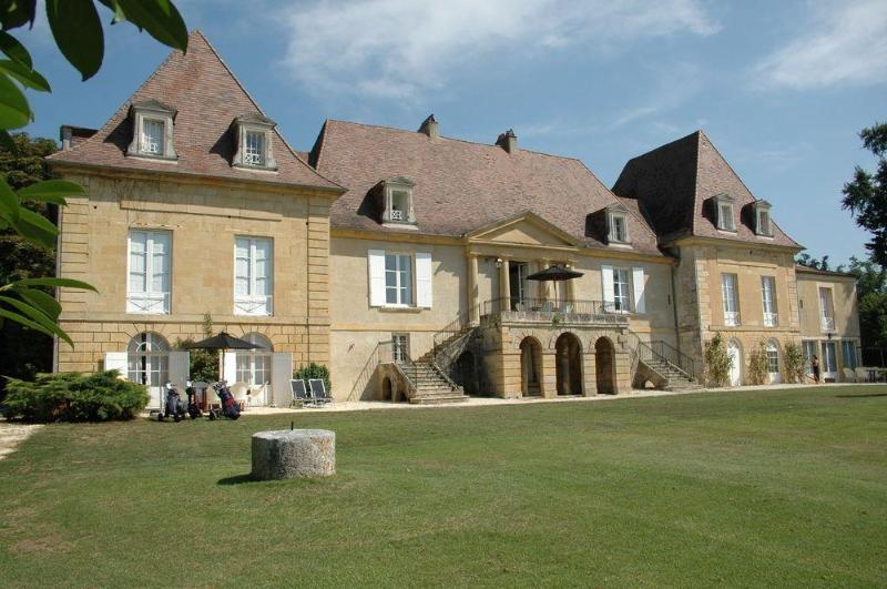 Chateau Les Merles Et Ses Villas Mouleydier Exterior foto